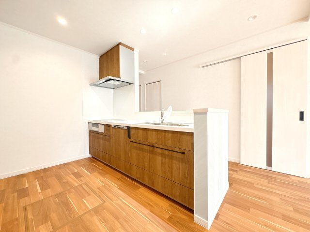 ＩＨクッキングヒーター付きのシステムキッチンになります♪