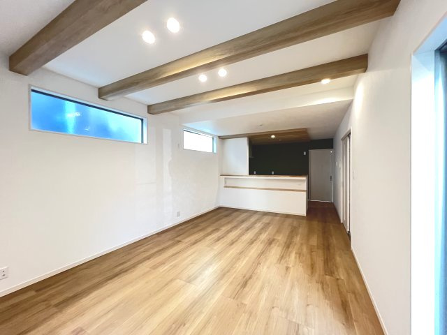 採光とプライバシーを確保した窓があります