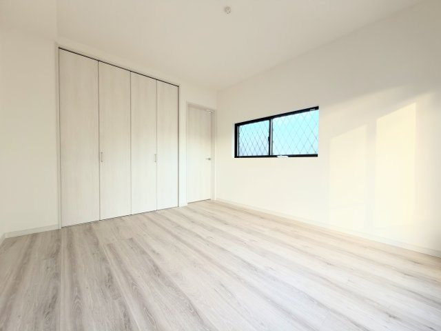 ◆柔らかい陽光が差し込む明るいお部屋を演出する設計。彩光の取れる窓が気持ちの良いお部屋を創り上げます。
