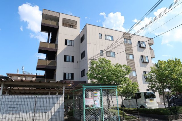 【ロイヤルレインボー草津の外観】