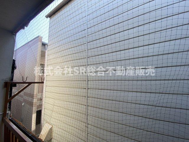 外からの目を気にせずに洗濯物を干せます！