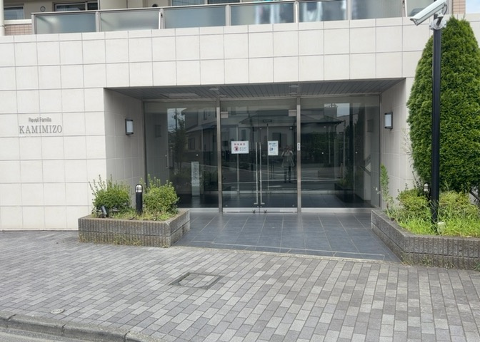 マンションのエントランスには、もともと風よけや防犯の役割がありますが、マンションによって宅配ボックスなどの設備が備わっている所もあります。日々の生活をイメージしながら生活しやすさをチェックしましょう。