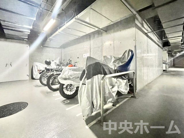【バイク置場】最新の空き状況や費用などの詳細は担当スタッフまでお問い合わせください。