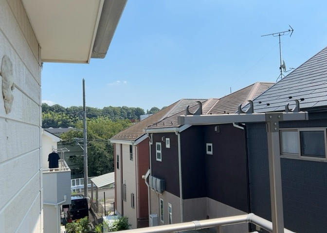 眺望を気にして物件を探す場合、前面に建物が建っていないか現地で確認しましょう！前面に建物があると景色はもちろん、日当たりや風通しにも影響が出てきます。住んだ時のことを想像しながら現地見学をしましょう。