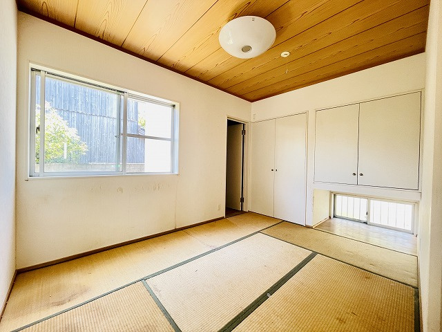 1階和室は収納が充実！WICもあるので物が沢山入り、お部屋を広くお使いいただけます。