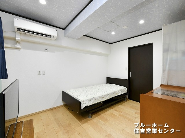 約6帖の洋室です！ダウンライトを採用し落ち着いた空間となっています♪