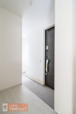 【Erde真岡市下高間木2期 1号棟の玄関】