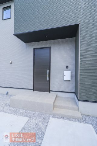 【Erde真岡市下高間木2期 1号棟のエントランス】