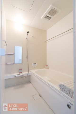 【Erde真岡市下高間木2期 1号棟の浴室】