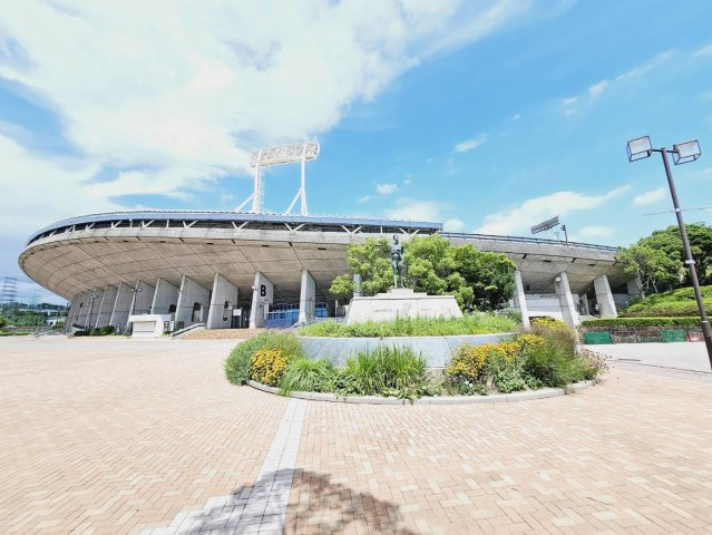 ユニバー記念競技場
