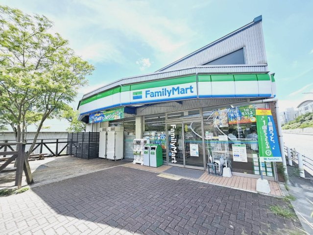 ファミリーマート神戸総合運動公園店
