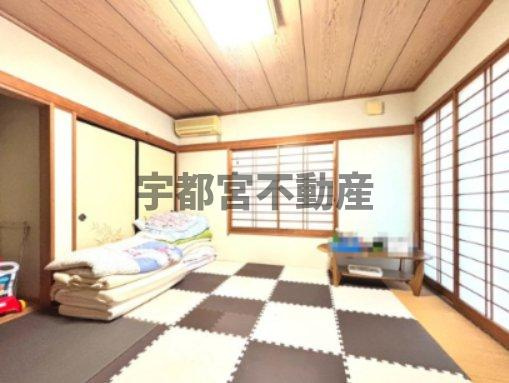 【和室】現地写真：8帖と押入、床の間もある和室は十分な広さがございますので来客時にも大活躍です。