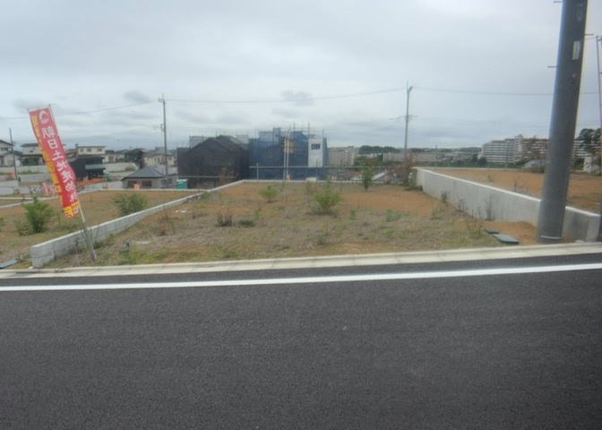 家を建てる前提で土地を探している場合、地盤の丈夫さは譲れない条件の一つです。地盤が脆弱だと追加工事が必要となります。また、過去に地盤沈下や液状化現象を起こした土地は、できるだけ避けた方がいいでしょう。