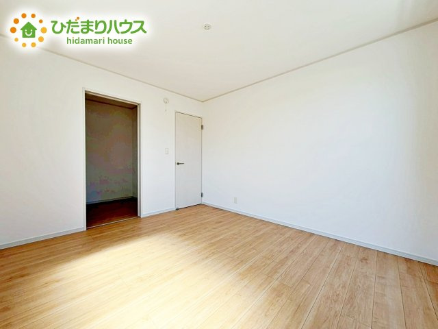 ベッドを置いても余裕の広さがあります。パソコンや趣味のスペースなどインテリアを考えるのも楽しみですね！