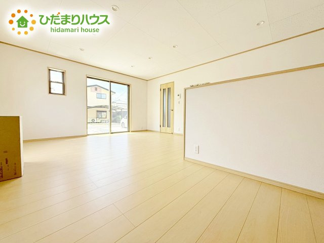複層ガラスの遮熱効果と断熱効果で、一年中快適に過ごせます　(#^.^#)