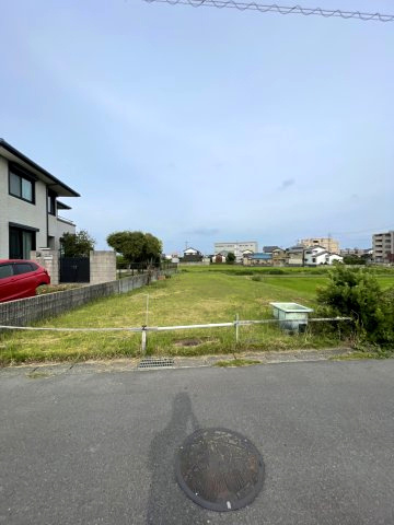 前面道路からの対象地
