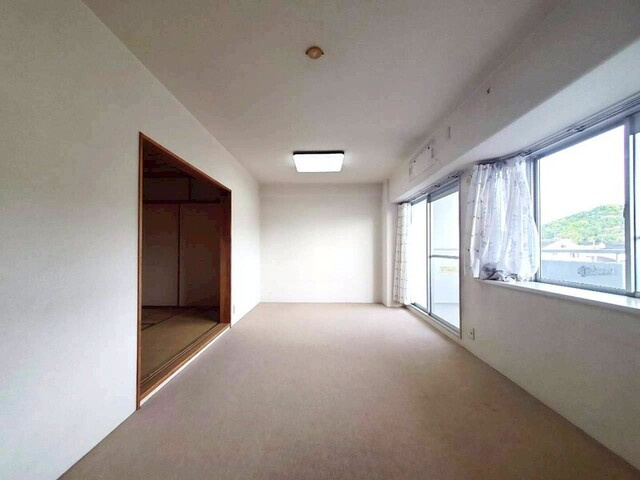 隣接する洋室を繋げれば、さらに広々とした大空間に。