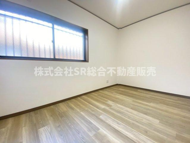 個人の部屋や寝室として使える洋室です