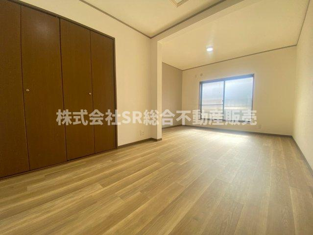 約10.9帖のゆったりとしたお部屋です！寝室にいかがでしょうか