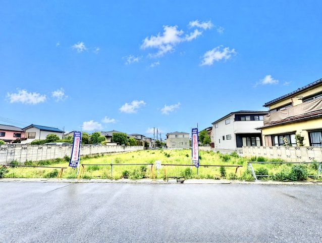 全5区画・南4ｍ道路に面し陽当り良好・通り抜けのない安心の分譲地！敷地約43坪・自由設計で理想の住まいはいかがでしょうか！東武スカイツリーライン「北越谷」駅まで徒歩13分！始発利用可で通勤に便利です！