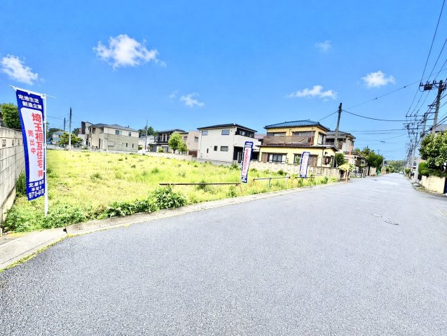 全5区画・南4ｍ道路に面し陽当り良好・通り抜けのない安心の分譲地！敷地約43坪・自由設計で理想の住まいはいかがでしょうか！東武スカイツリーライン「北越谷」駅まで徒歩13分！始発利用可で通勤に便利です！