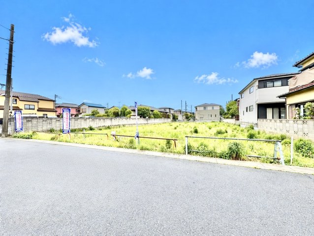 全5区画・南4ｍ道路に面し陽当り良好・通り抜けのない安心の分譲地！敷地約43坪・自由設計で理想の住まいはいかがでしょうか！東武スカイツリーライン「北越谷」駅まで徒歩13分！始発利用可で通勤に便利です！