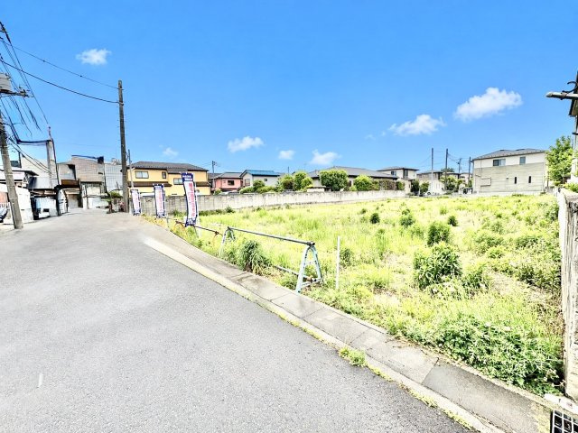 全5区画・南4ｍ道路に面し陽当り良好・通り抜けのない安心の分譲地！敷地約43坪・自由設計で理想の住まいはいかがでしょうか！東武スカイツリーライン「北越谷」駅まで徒歩13分！始発利用可で通勤に便利です！