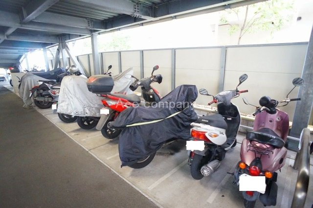 【バイク置場】