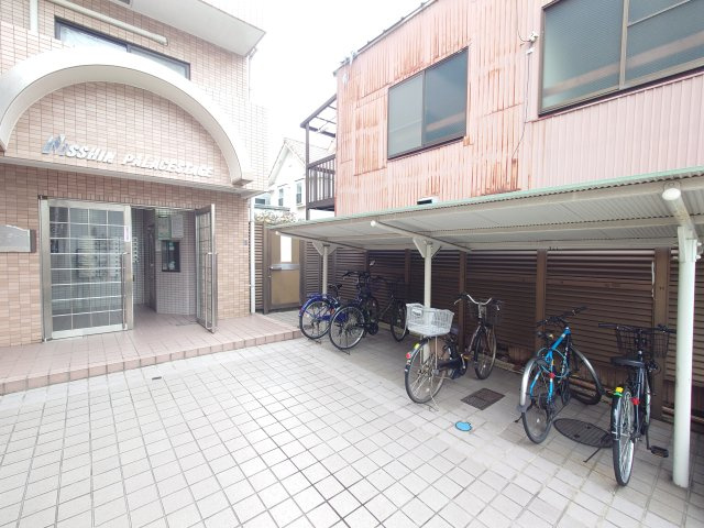 エントランス・自転車置き場