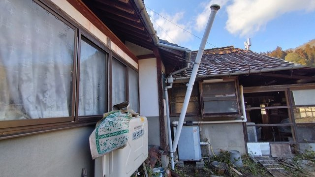 部屋数が豊富な7ＤＫ古民家、倉庫物置、畑つき