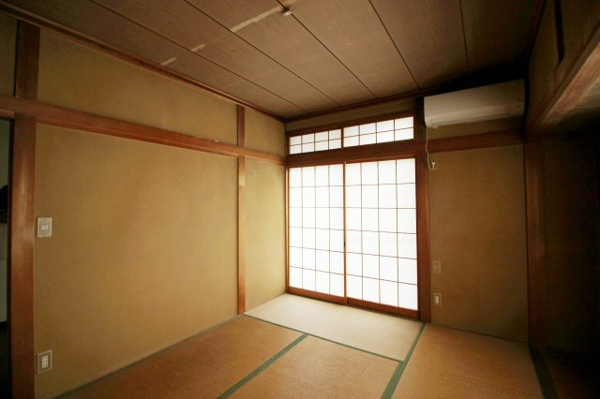 【渋川市金井　中古一戸建住宅の和室】