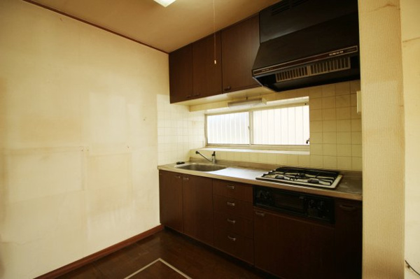 【渋川市金井　中古一戸建住宅のキッチン】