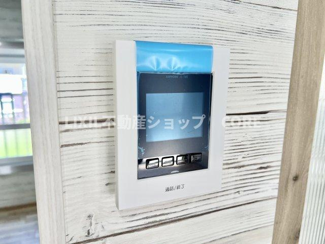 「見える安心」をカタチにしました。誰が来てもわかる様にモニター付きインターホン！