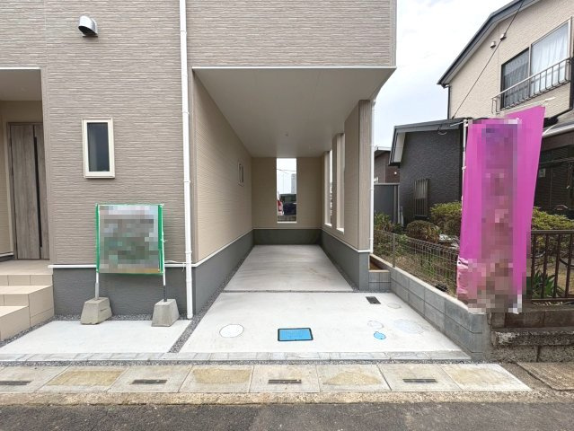 全居室に収納がある3LDK・約3帖の畳コーナー！プライベート性の高い2階リビングです！駐車スペース2台可(車種による)！