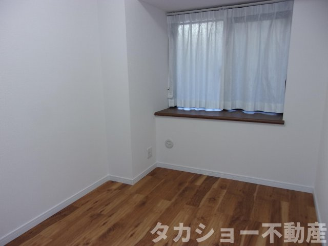 使い勝手のいい洋室です