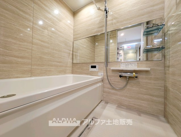 ◆浴室◆新規交換されたユニットバスには浴室乾燥機と追焚機能を搭載。毎日の入浴や洗濯を便利にしてくれます。
