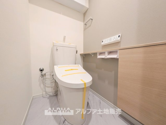 ◆トイレ◆温水洗浄便座付きのトイレを新規交換。毎日使用する設備を新しく整え、清潔感のある空間で新生活をスタートできます。