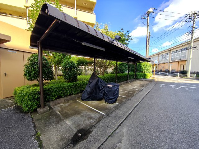 バイク置き場もあります。