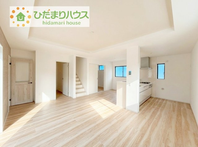 南向きのリビングではぽかぽかの日差しが感じられます☆彡