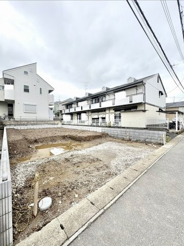 ■太陽光パネル設置！　■LDK18帖・開放感ある吹抜けリビング　■カースペース2台可能(車種による)　■ウォークインクローゼットあり　■関小学校徒歩9分(650ｍ)・中央中学校徒歩17分(1300ｍ)