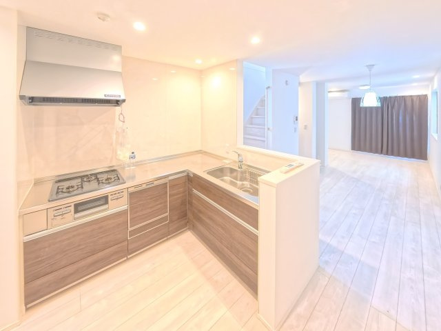 L字型キッチン◎　調理をしながらLDKを見渡せます◎食洗機付き◎