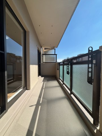 広々としたバルコニーです♪