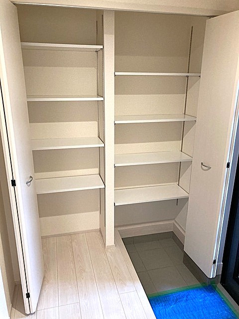 第一常総市相野谷町　2号棟　玄関収納