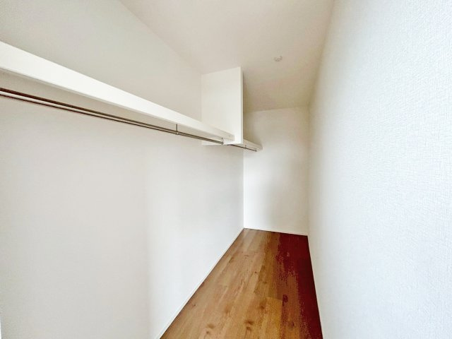 2階には大容量のW.I.Cがあり、お気に入りの洋服を綺麗に収納できます　