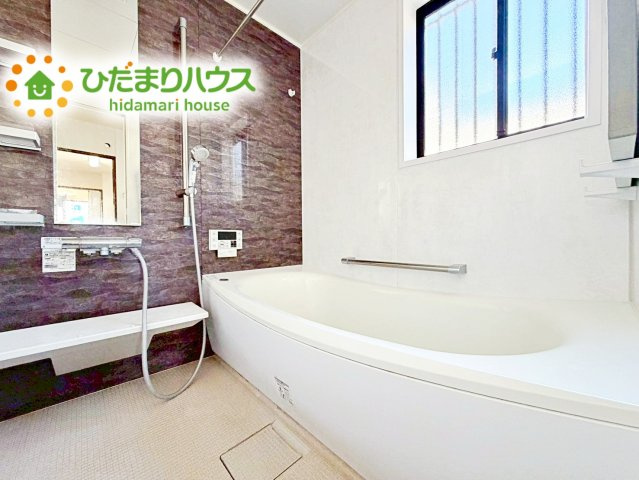 ゆったり浸かれる広々バスルーム♪お子様とも一緒に入れます(^^)/