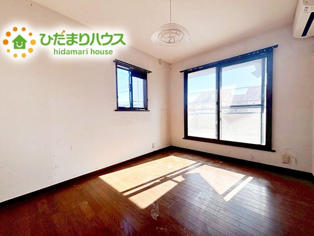 バルコニーに面した明るい洋室☆彡