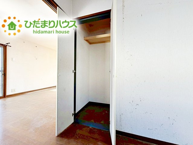 収納場所に困る掃除機や掃除用具はココへ！！