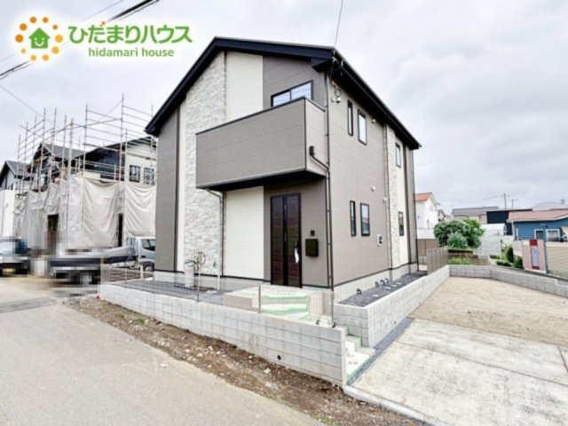 暗めの外観はクールで洗練された印象を与えることができます。