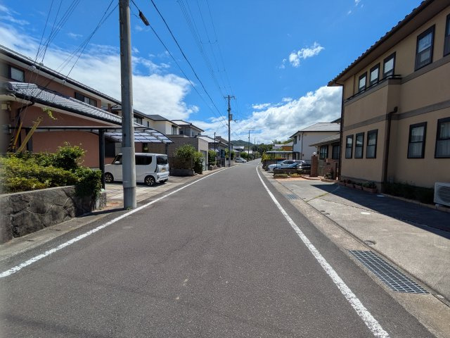 南側道路。