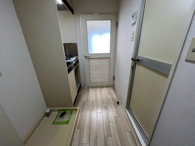 内装はとにかくおしゃれなものがいい！と選ぶ前に、まず住んだ後のことを想像してみましょう。住んでみたらコンセントの位置が悪くて使いにくいなど出てきます。事前にどの家電をどこに置くか想定しておきましょう。